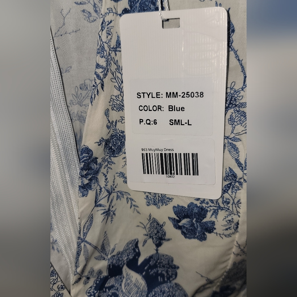 Muy Muy Floral Blue and White Dress Size LARGE - Picture 4 of 5